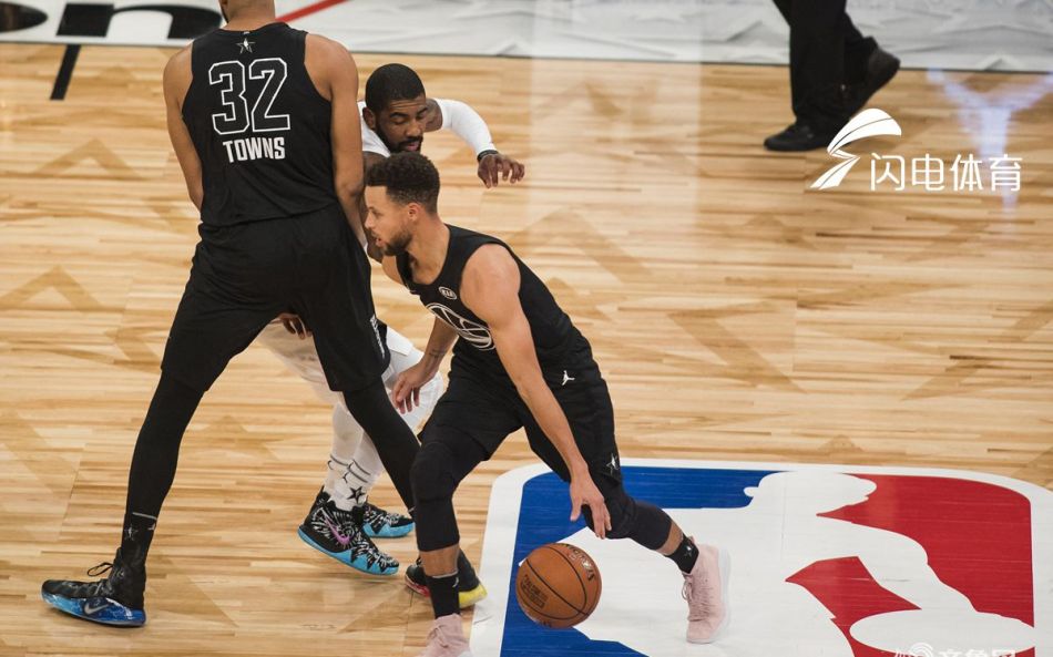 望江社区:老人畅谈十九大,娃娃奉茶尽孝心【JDB电子试玩网页版】(图2) JDB电子游戏官网