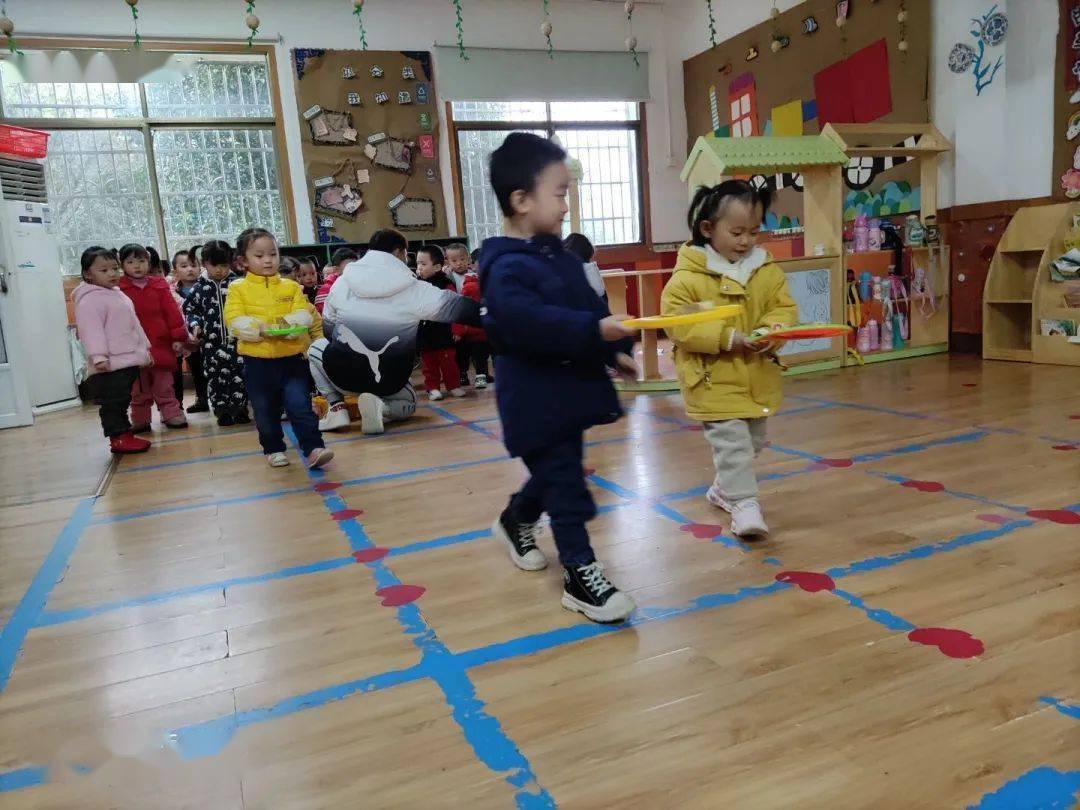 【班级动态】小小搬运工——小班体育运动“JDB电子”(图9)
【班级动态】小小搬运工——小班体育运动“JDB电子”(图9)