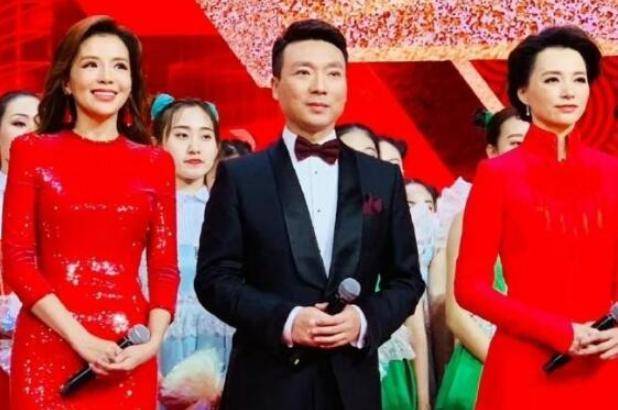 JDB电子-
央视主持人龙洋播报新闻效果一般 “整容脸”显着 观众不认可(图2) JDB电子-
央视主持人龙洋播报新闻效果一般 “整容脸”显着 观众不认可(图2)